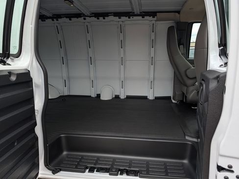 New 2026 GMC Savana 3500 Extended w/ Driver Convenience Package RWD image 30