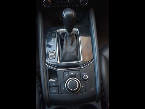 Used 2018 MAZDA CX-5 Touring w/ Preferred Equipment Package FWD image 13