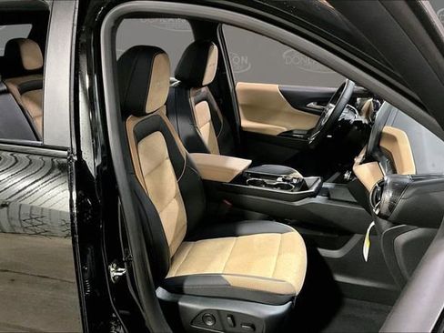 New 2026 Chevrolet Equinox ACTIV w/ Convenience Package III AWD/4WD image 11
