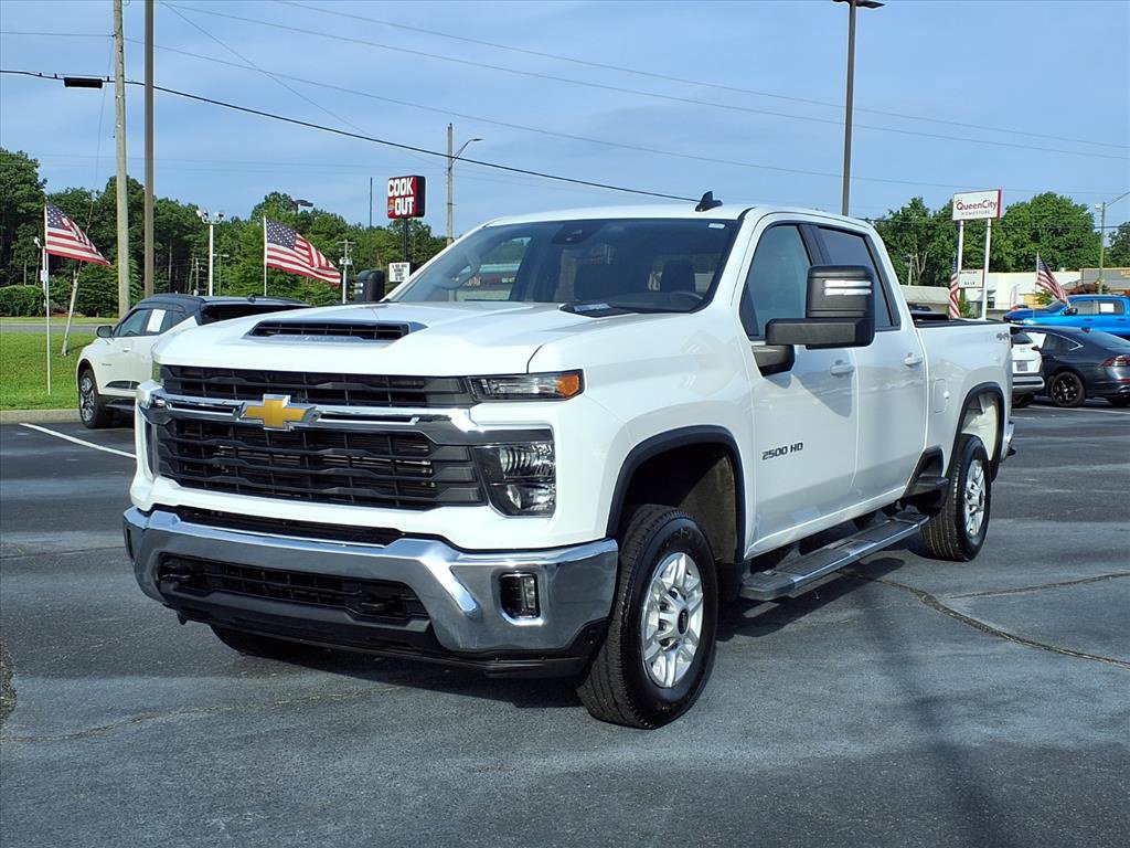 Used 2025 Chevrolet Silverado 2500 LT AWD/4WD image 1