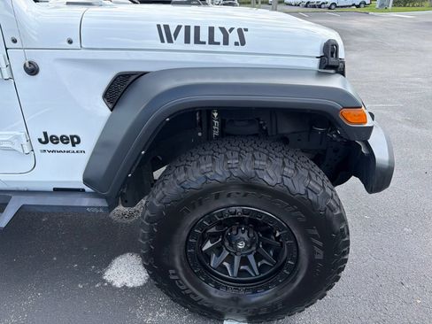 Used 2023 Jeep Wrangler Unlimited Sport AWD/4WD image 5
