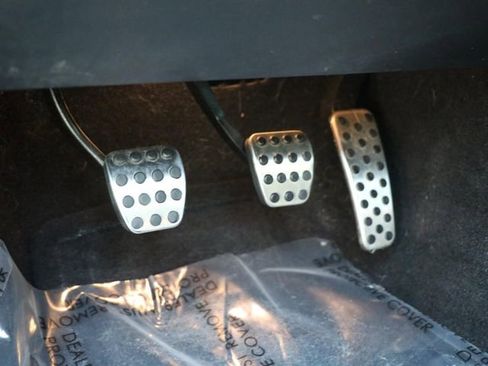 Used 2022 Dodge Challenger R/T w/ Blacktop Package image 21