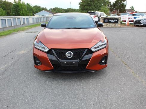 Used 2021 Nissan Maxima SR w/ Sport Mat Group FWD image 2