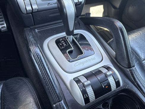 Used 2006 Porsche Cayenne Turbo S AWD/4WD image 42