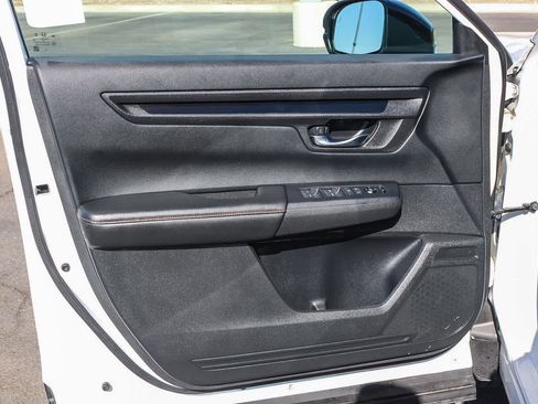 Used 2025 Honda CR-V Sport image 21