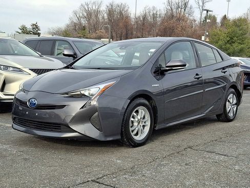 Used 2016 Toyota Prius Four image 1