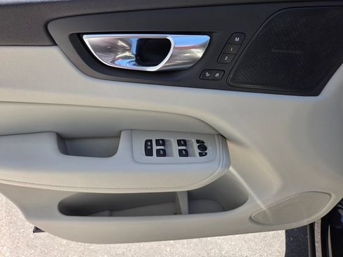 Used 2023 Volvo XC60 B5 Ultimate w/ Protection Package Premier FWD image 23