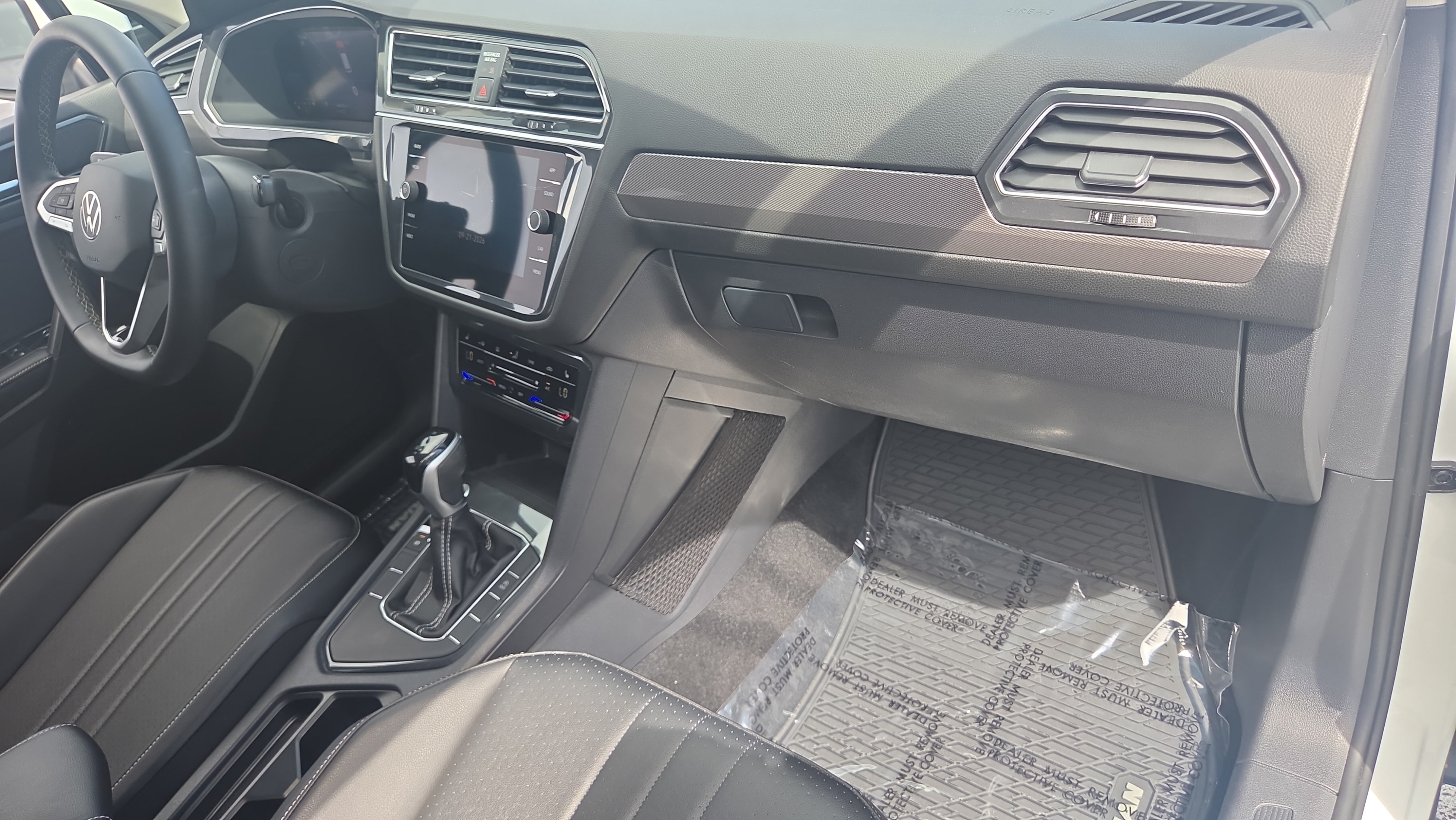 Used 2022 Volkswagen Tiguan SE FWD image 18