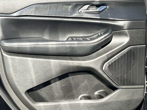 Used 2023 Jeep Grand Cherokee Altitude image 22