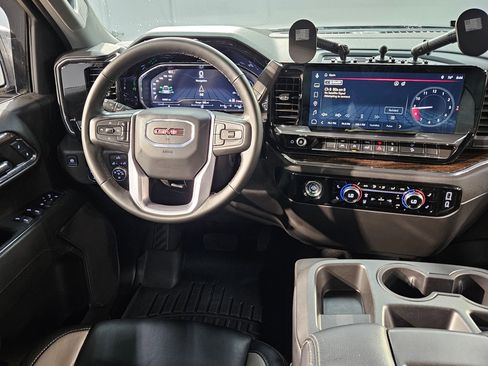 Used 2024 GMC Sierra 1500 Elevation AWD/4WD image 9