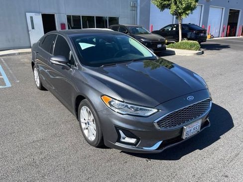 Used 2020 Ford Fusion Energi Titanium FWD image 3