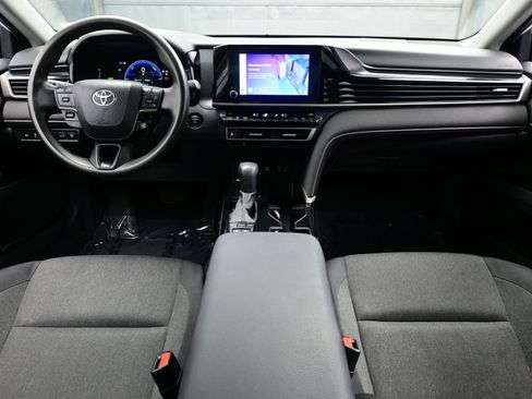 Used 2025 Toyota Camry LE image 16