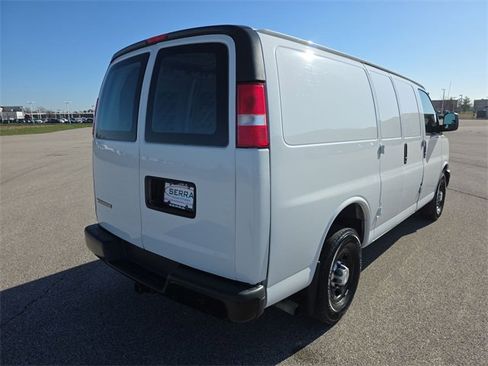 Used 2019 Chevrolet Express 2500 w/ Driver Convenience Package image 13
