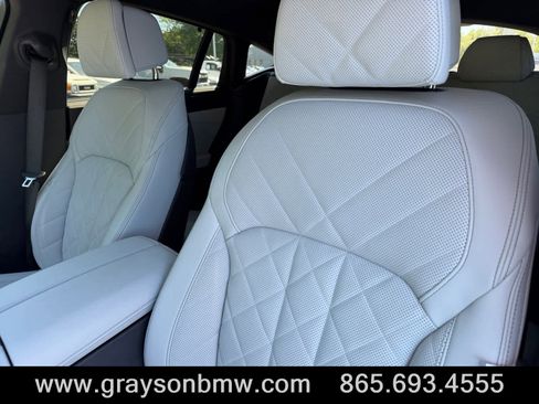 Used 2025 BMW X6 M60i AWD/4WD image 13