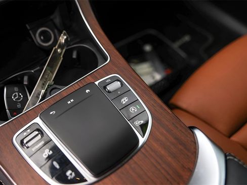 Used 2020 Mercedes-Benz GLC 43 AMG 4MATIC image 21