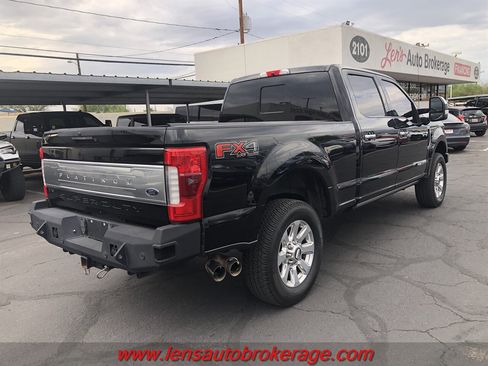 Used 2017 Ford F250 Platinum w/ FX4 Off-Road Package image 8