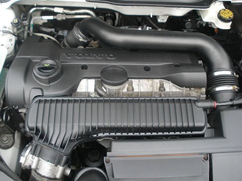 Used 2011 Volvo C70 T5 w/ Convenience Pkg FWD image 17