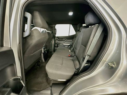 Used 2025 Toyota 4Runner SR5 AWD/4WD image 29