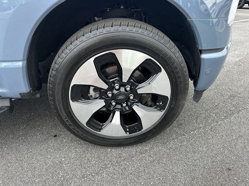 Used 2023 Ford F150 Lightning Platinum image 13