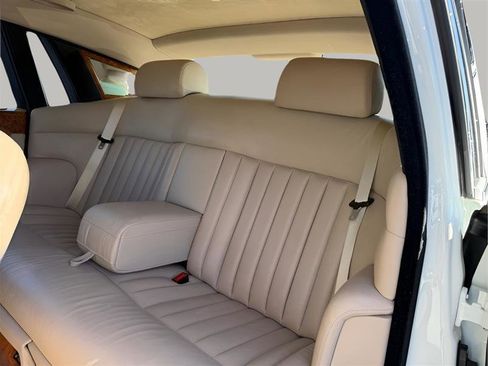 Used 2006 Rolls-Royce Phantom Sedan RWD image 95