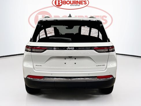 Used 2025 Jeep Grand Cherokee Limited AWD/4WD image 8