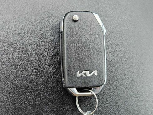 Used 2022 Kia Sorento LX FWD image 35