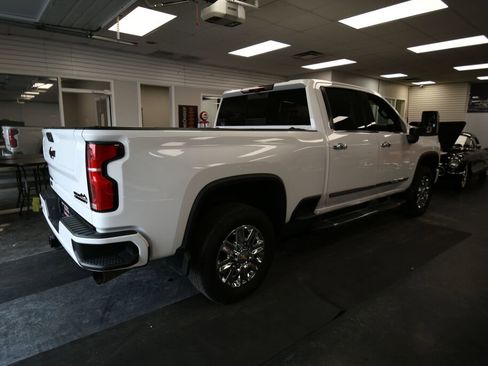 Used 2024 Chevrolet Silverado 2500 High Country w/ High Country Premium Package image 8