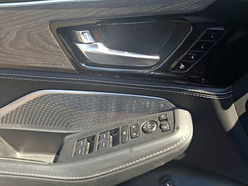 Used 2023 Acura MDX SH-AWD w/ Advance Package image 13