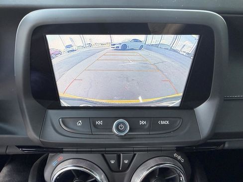 Used 2018 Chevrolet Camaro SS RWD image 21