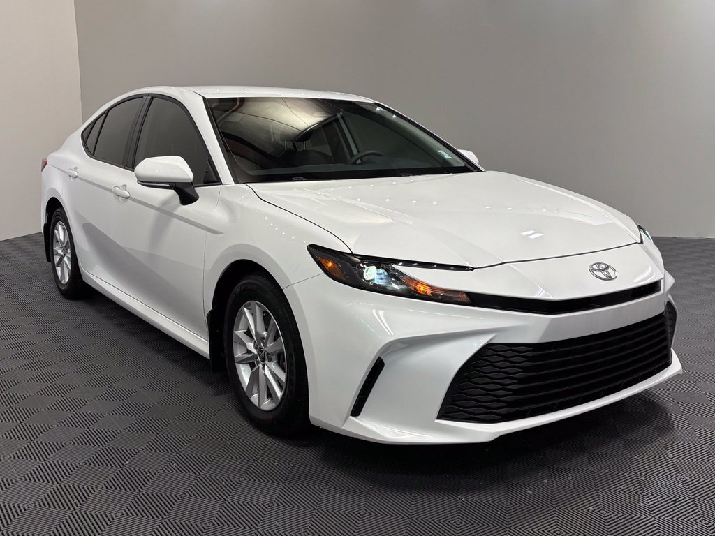 Used 2025 Toyota Camry LE FWD image 3
