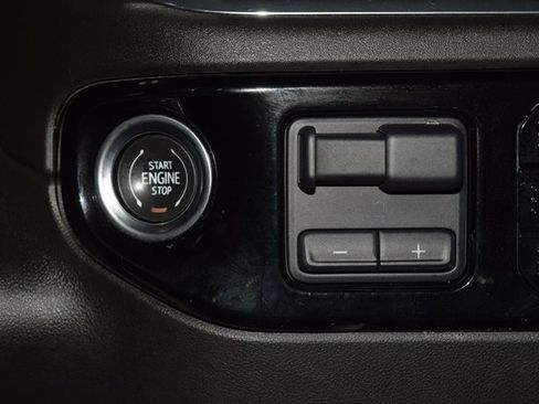 Used 2024 Chevrolet Silverado 1500 High Country w/ Technology Package image 36