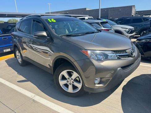 Used 2014 Toyota RAV4 XLE FWD image 5