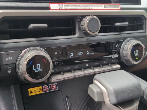 Certified 2026 Toyota 4Runner Limited AWD/4WD image 39