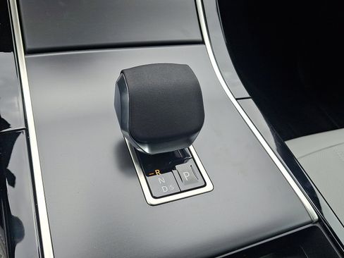 Certified 2026 Land Rover Range Rover Evoque S AWD/4WD image 11