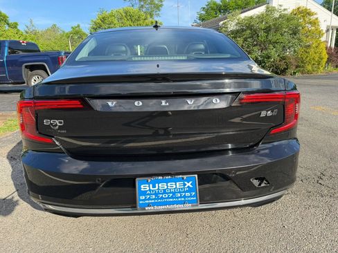 Used 2023 Volvo S90 B6 Plus AWD/4WD image 5