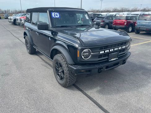Used 2024 Ford Bronco Black Diamond image 3