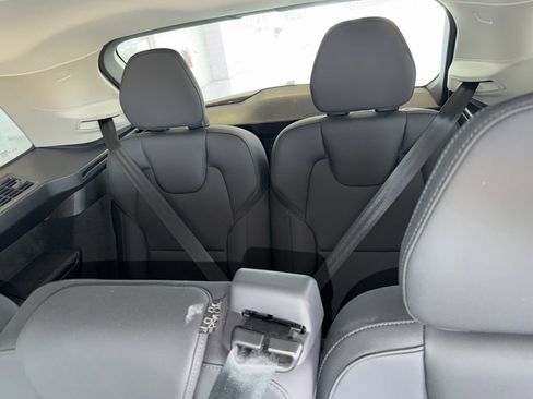 Used 2025 Volvo XC90 B6 Plus image 7