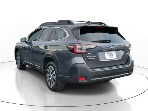 Used 2024 Subaru Outback Premium AWD/4WD image 4