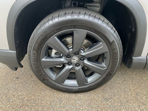 Certified 2025 Honda Pilot Sport image 31