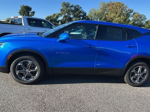 New 2025 Chevrolet Blazer LT w/ Driver Confidence Package image 8