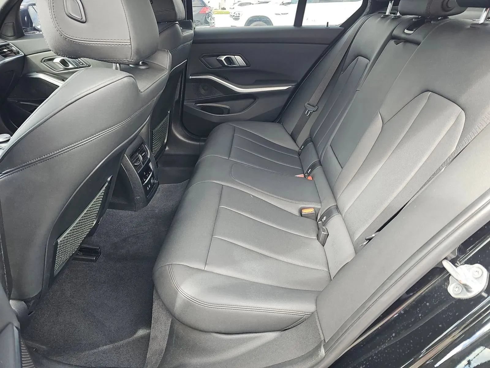 Used 2019 BMW 330i xDrive Sedan w/ Convenience Package AWD/4WD image 9