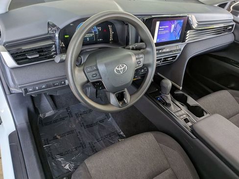 Used 2025 Toyota Camry LE image 13