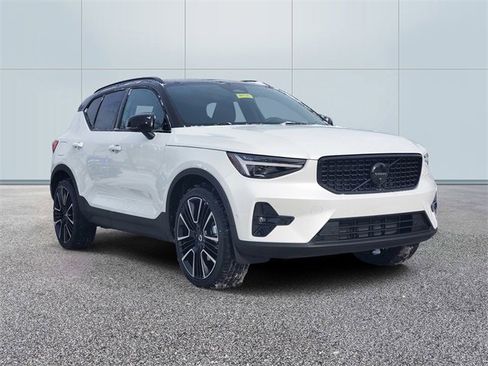 New 2026 Volvo XC40 B5 Ultra w/ Protection Package Premier image 3