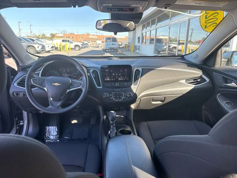 Used 2023 Chevrolet Malibu LT image 32