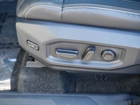 Used 2025 Toyota Sequoia Capstone AWD/4WD image 20