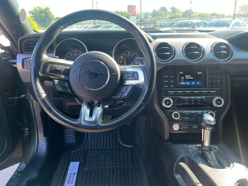 Used 2017 Ford Mustang Coupe RWD image 22
