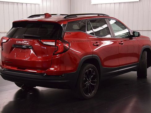 Used 2022 GMC Terrain SLE w/ Driver Convenience Package AWD/4WD image 7