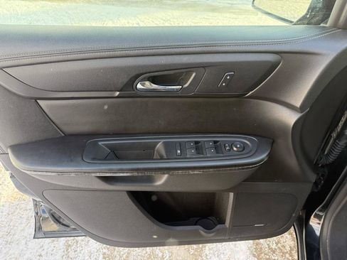 Used 2014 GMC Acadia SLT image 13