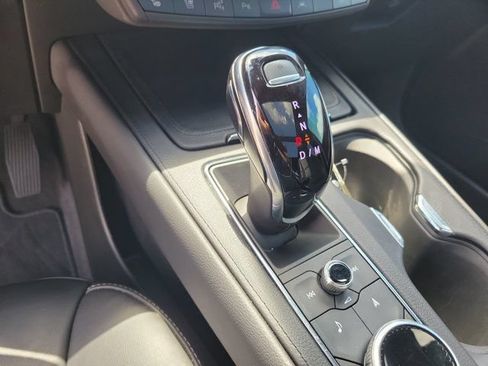 Used 2022 Cadillac XT4 Premium Luxury w/ Enhanced Visibility Package FWD image 30