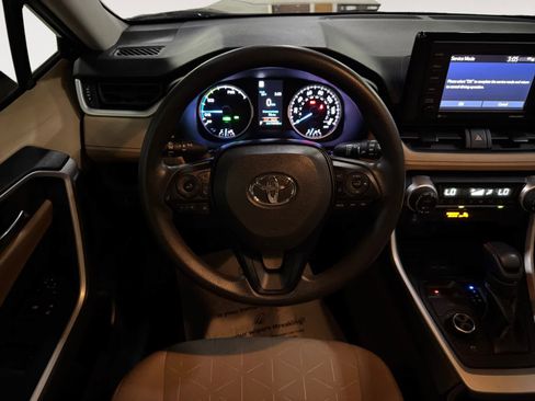 Used 2020 Toyota RAV4 XLE image 16